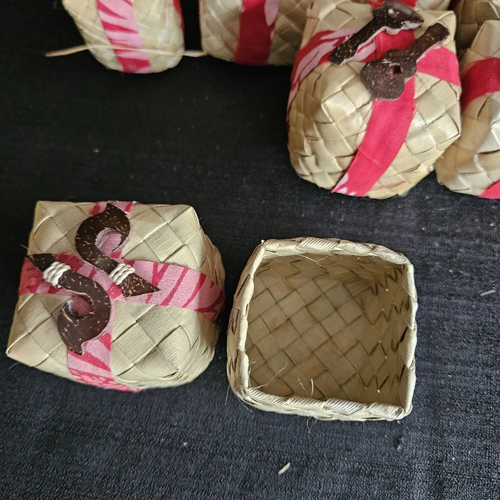 Traditional Hawaiian Lauhala Gift Baskets Lot Of 32 Handmade Small